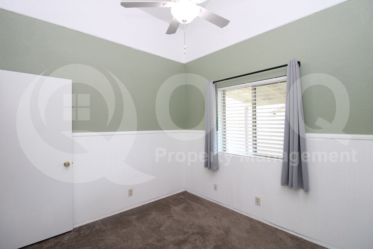 3453 N Seneca Ct - Photo 7 of 17