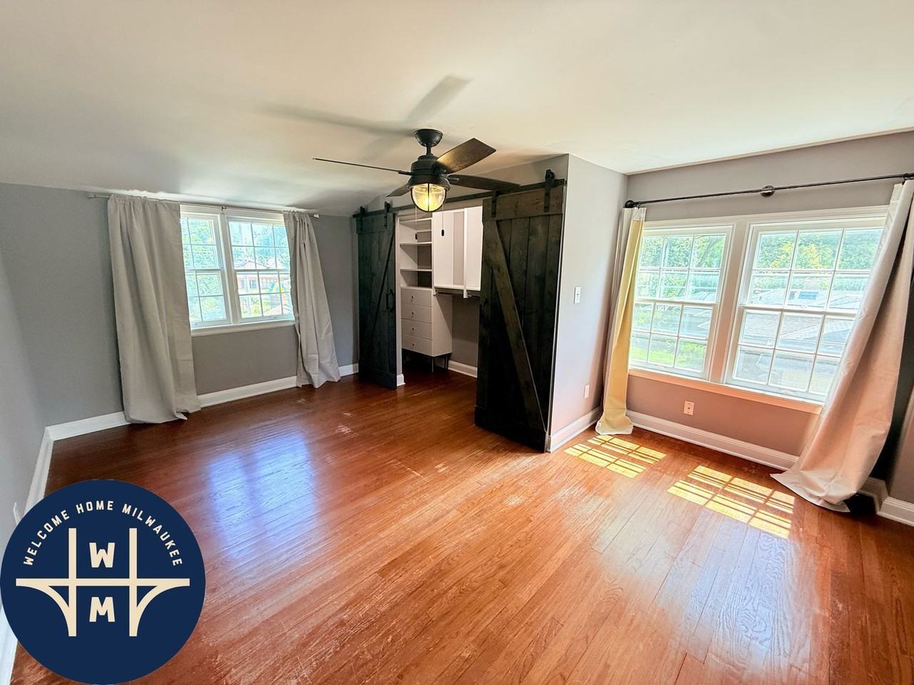 10431 W Hillside Ave - Photo 4 of 28