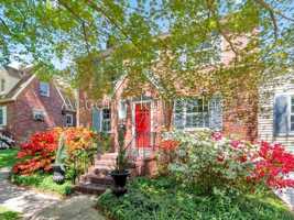 featured image of 4723 16th St N