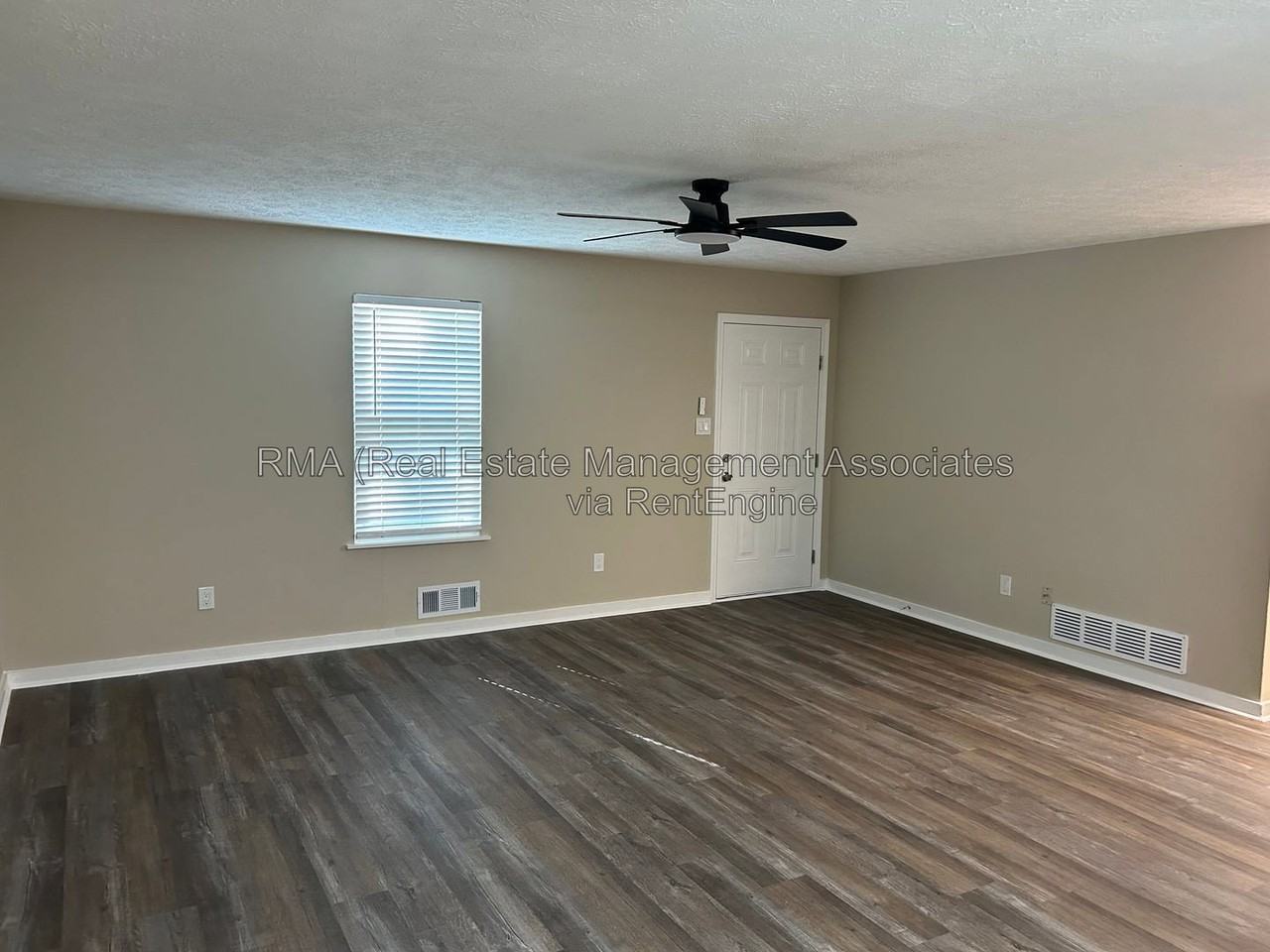 1240 Ellis Rd - Photo 4 of 7
