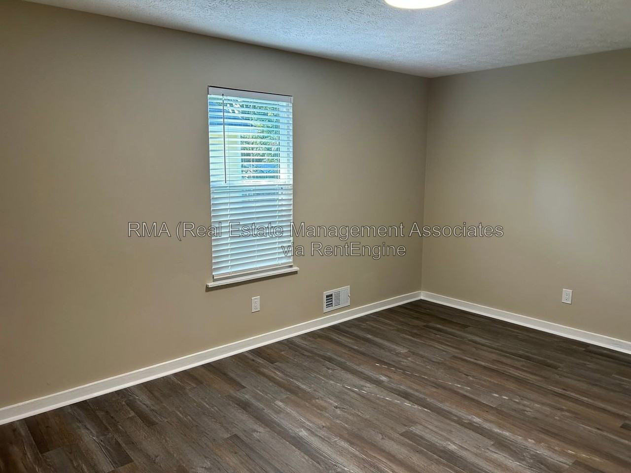 1240 Ellis Rd - Photo 7 of 7