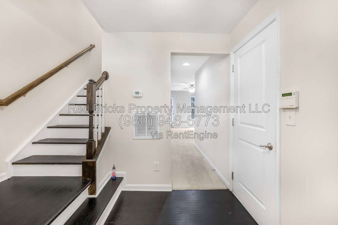 2306 Rachelwood Dr - Photo 4 of 29
