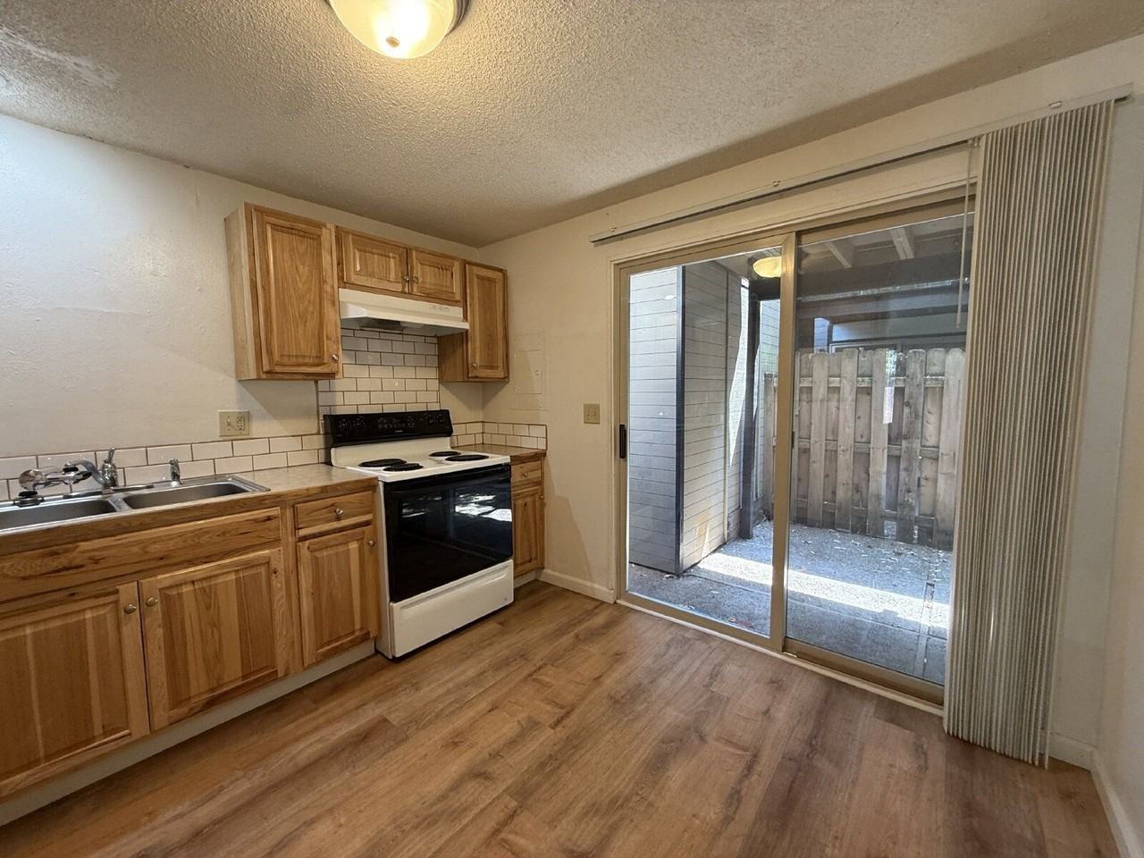 851 W 5th Ave #5 - Photo 7 of 11