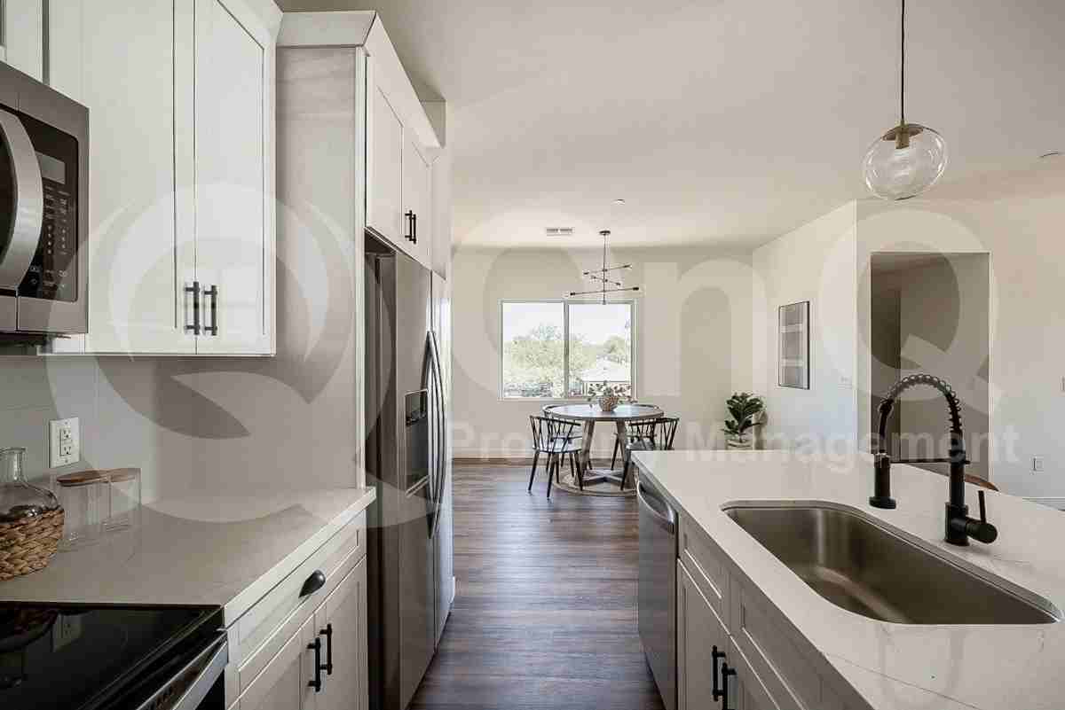 1443 E Osborn Rd #5 - Photo 4 of 19