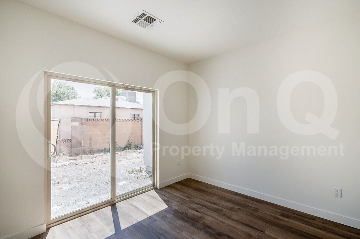1443 E Osborn Rd #5 - Photo 6 of 19
