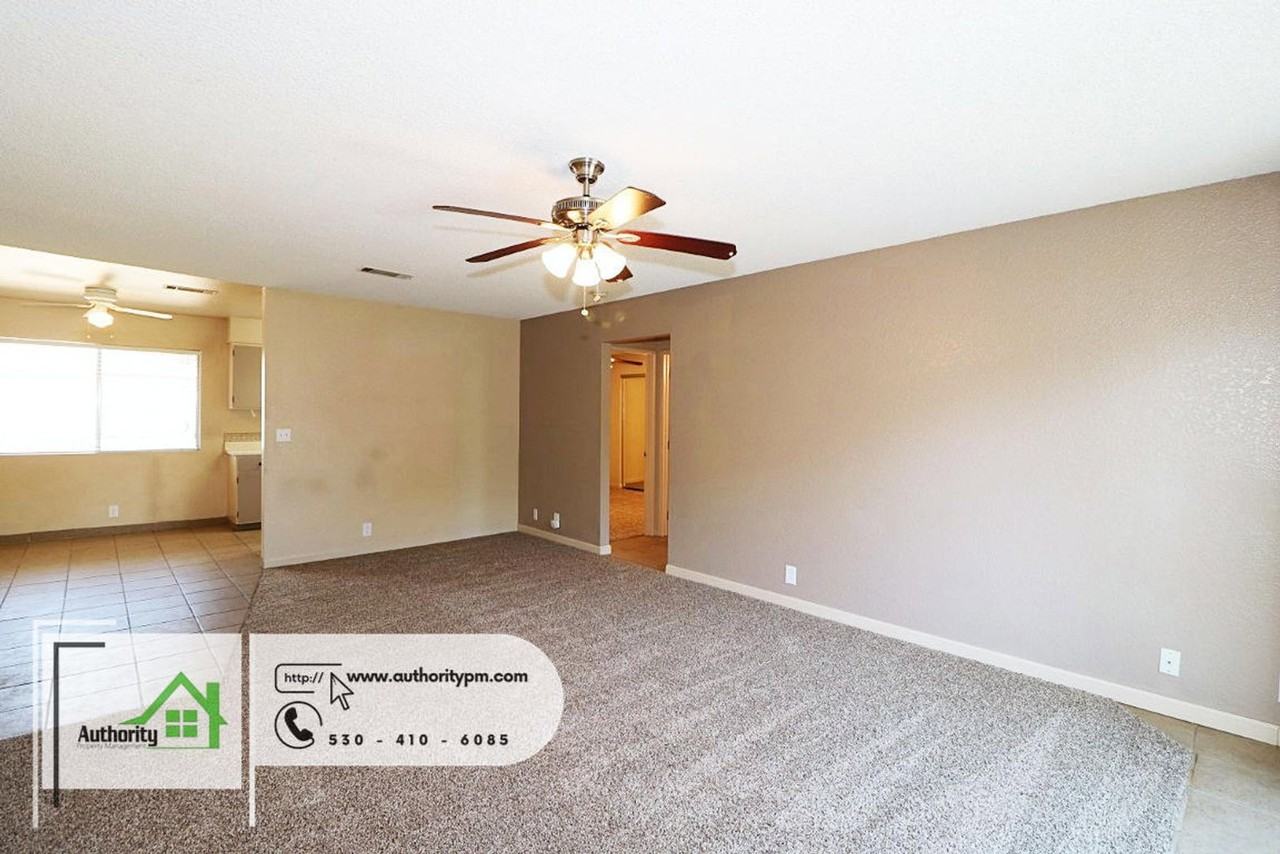 1553 Bramble Pl #4 - Photo 6 of 18