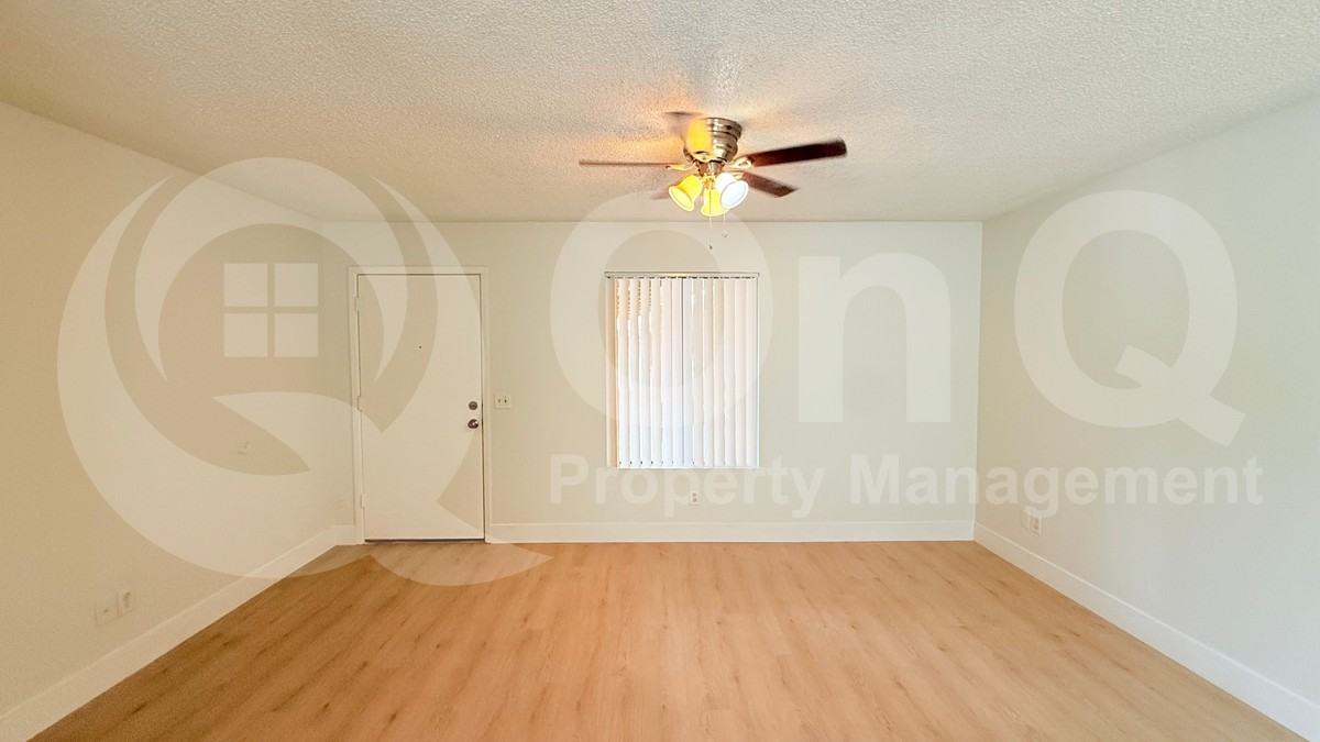 912 N Revere #202 - Photo 3 of 18