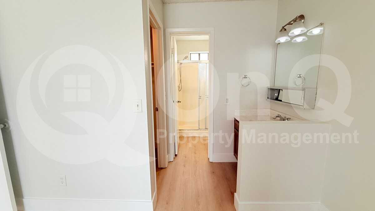 912 N Revere #202 - Photo 6 of 18