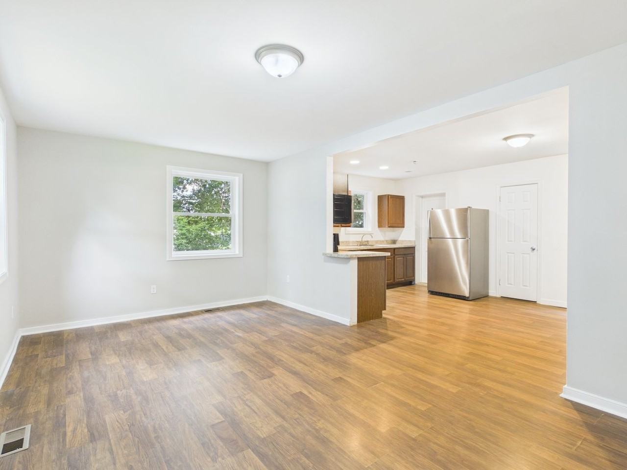 2313 National St - Photo 6 of 50