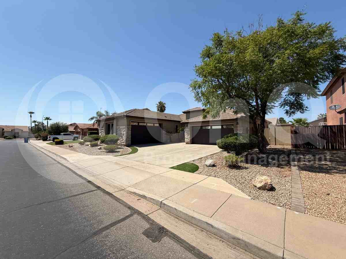 9648 E Lobo Ave - Photo 2 of 30