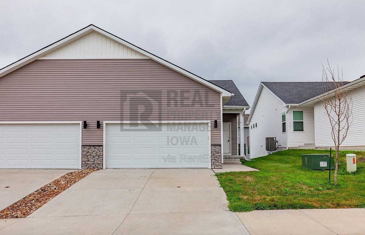 5638 Fernwood Dr - Photo 2 of 32