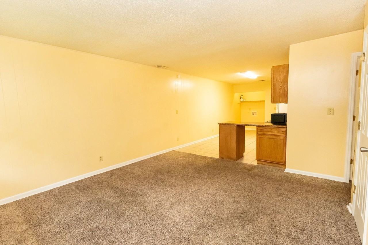 3884 Youngstown Rd #3884 - Photo 6 of 15