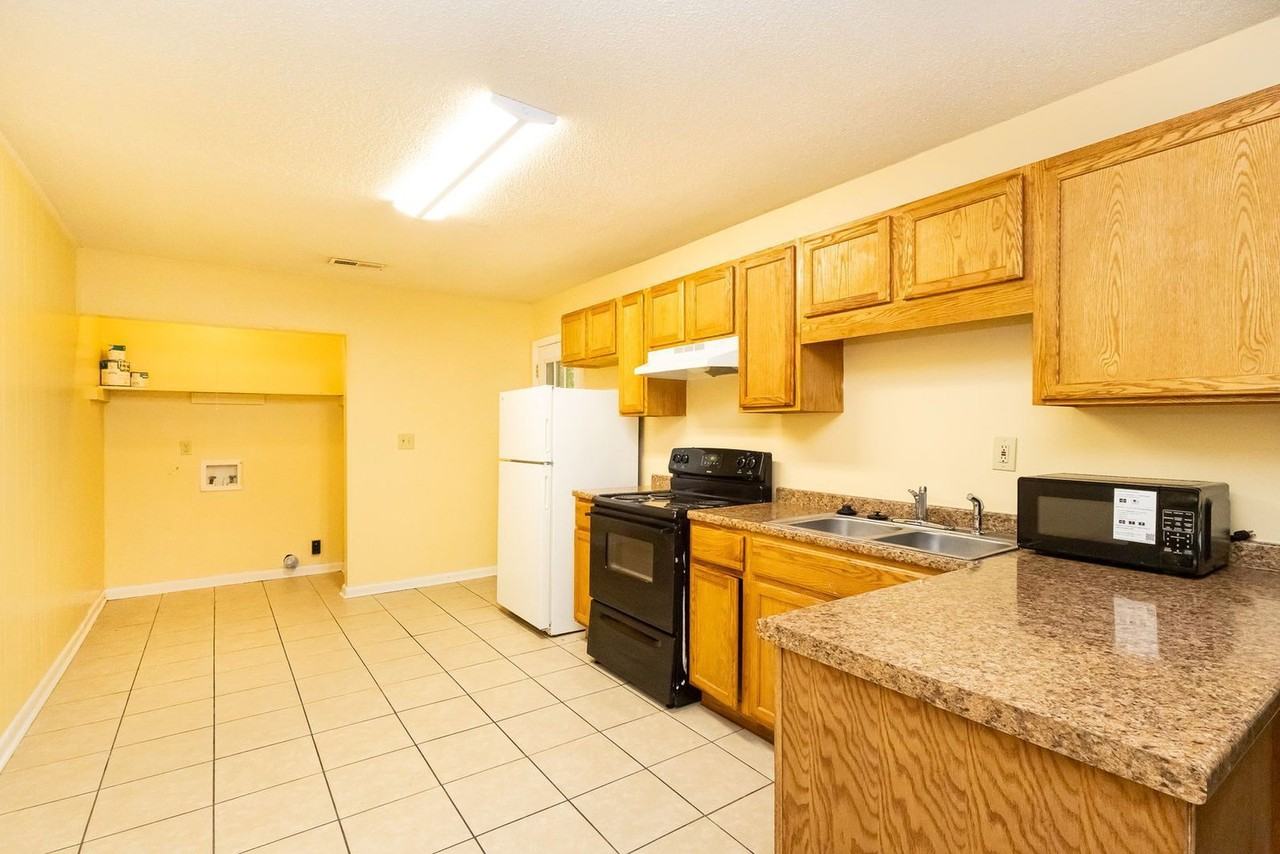 3884 Youngstown Rd #3884 - Photo 7 of 15