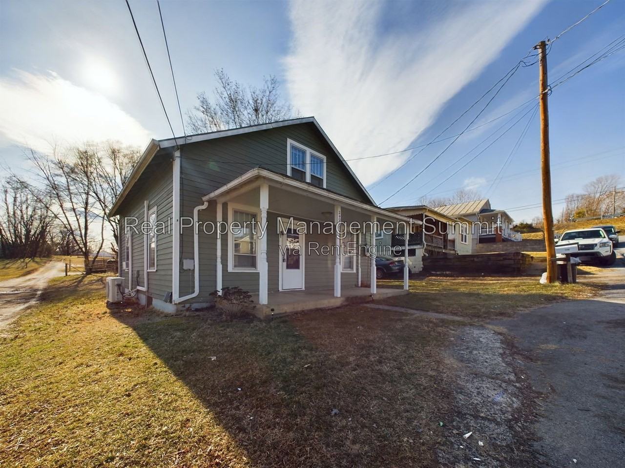 2408 Poplar St - Photo 2 of 26