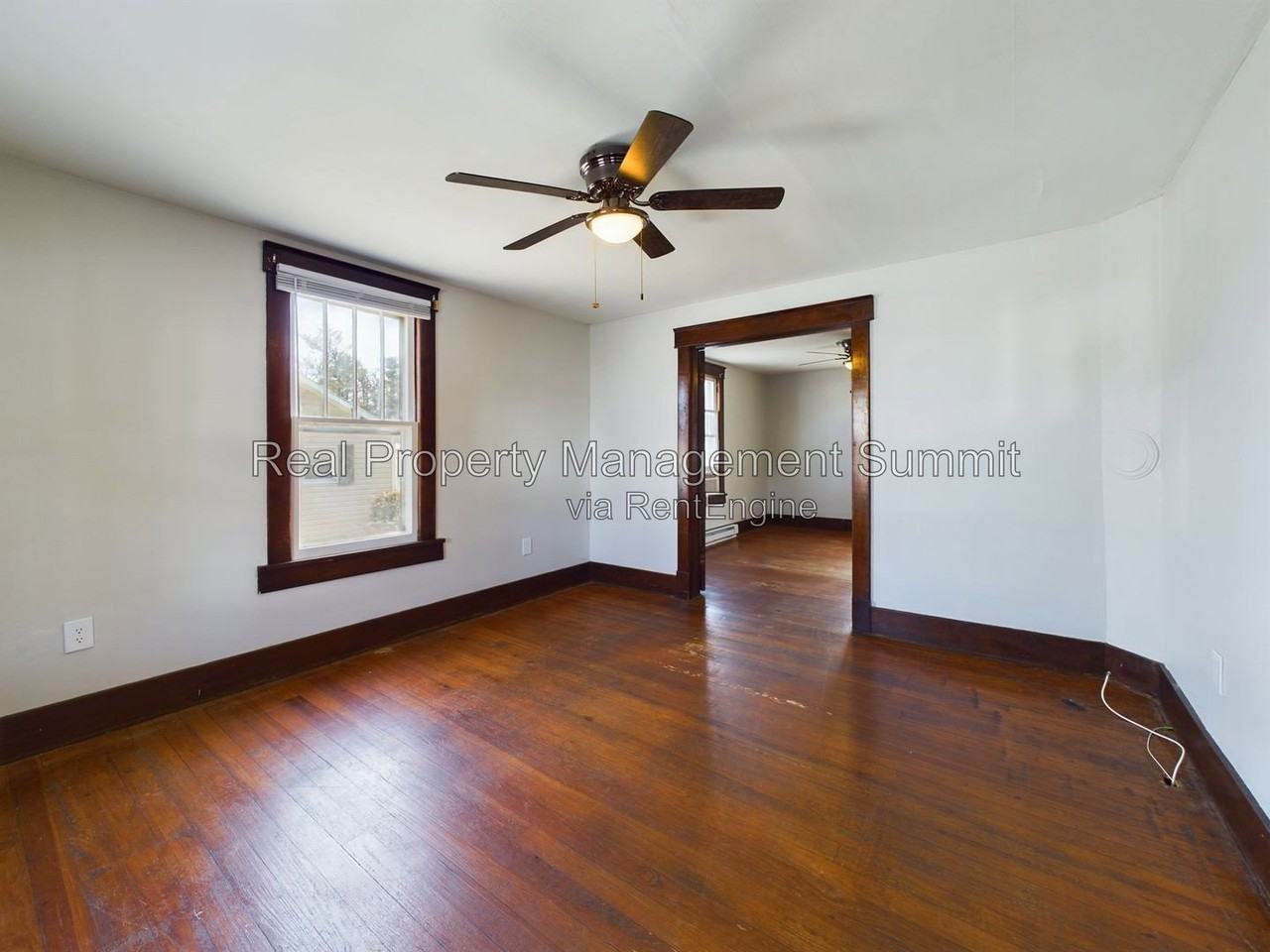 2408 Poplar St - Photo 3 of 26