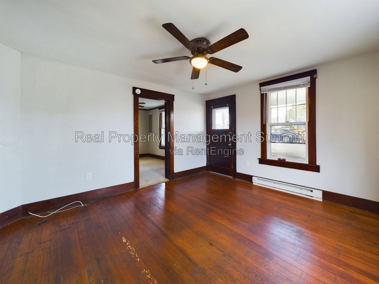 2408 Poplar St - Photo 4 of 26
