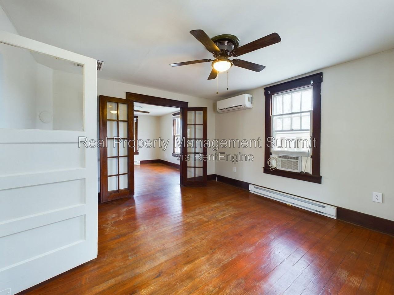 2408 Poplar St - Photo 5 of 26