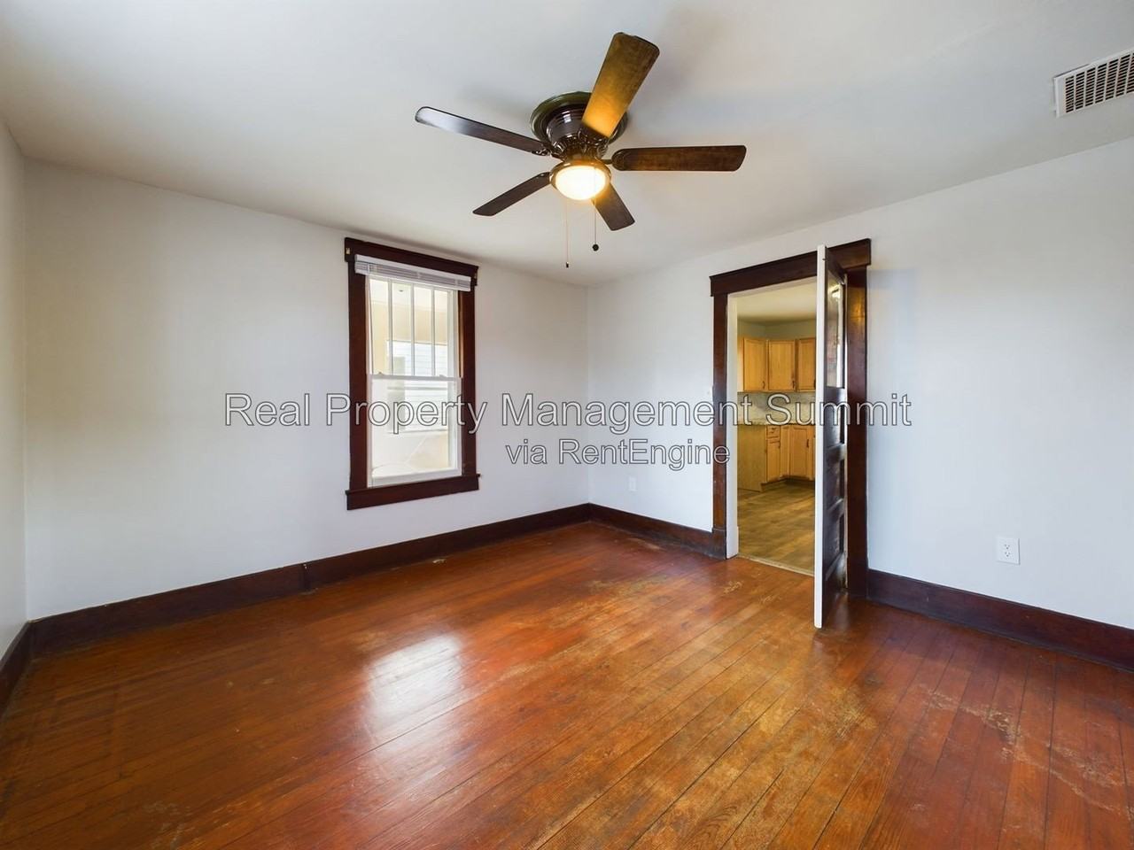 2408 Poplar St - Photo 6 of 26