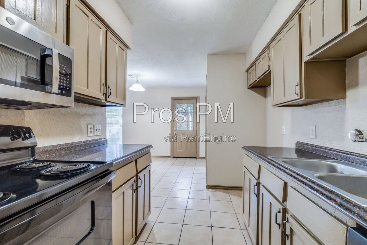 7117 Edinburg Dr - Photo 3 of 13