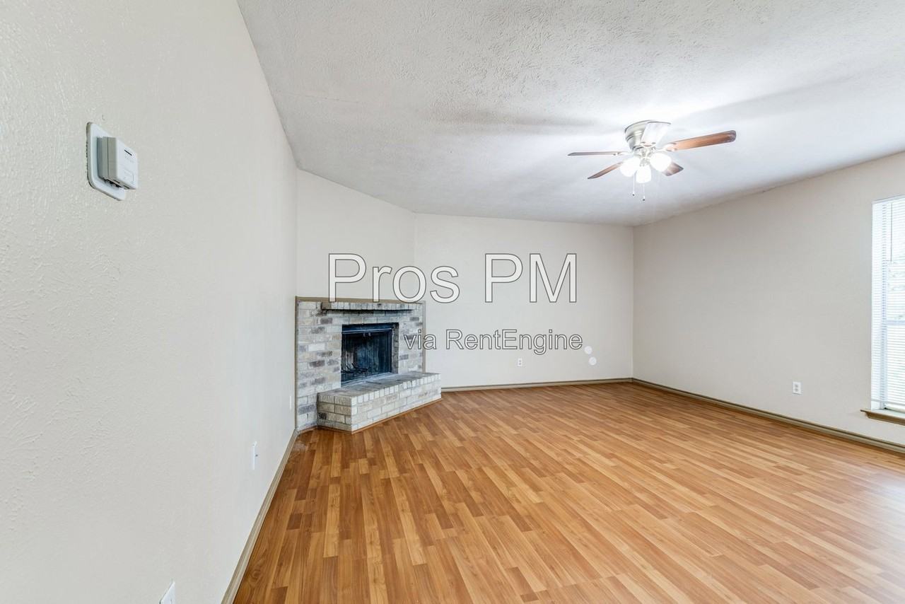 7117 Edinburg Dr - Photo 5 of 13
