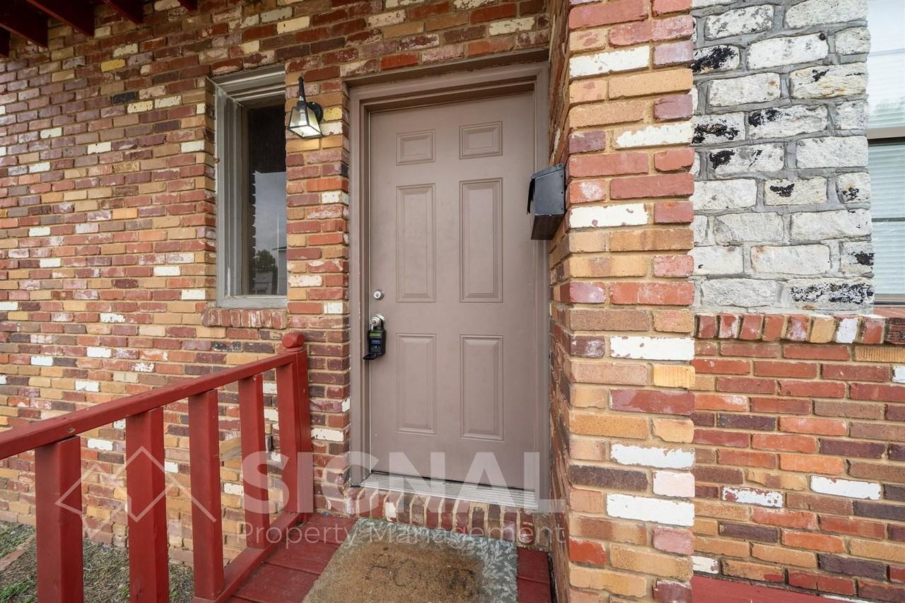 513 Tuscaloosa Ave Sw #C - Photo 4 of 28