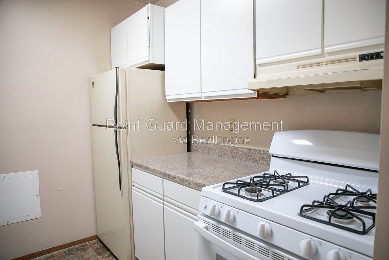 7116 Jones Cir #10 - Photo 3 of 17
