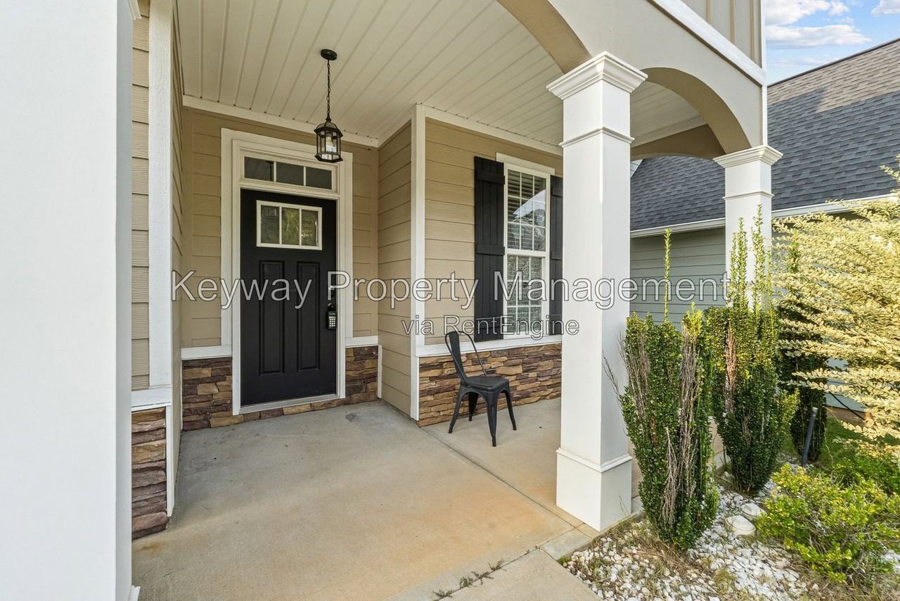 3070 Margot Ln - Photo 4 of 28