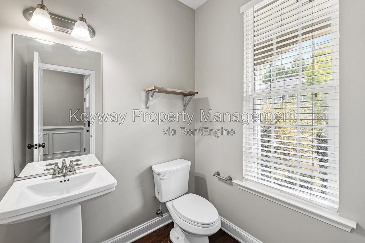 3070 Margot Ln - Photo 7 of 28