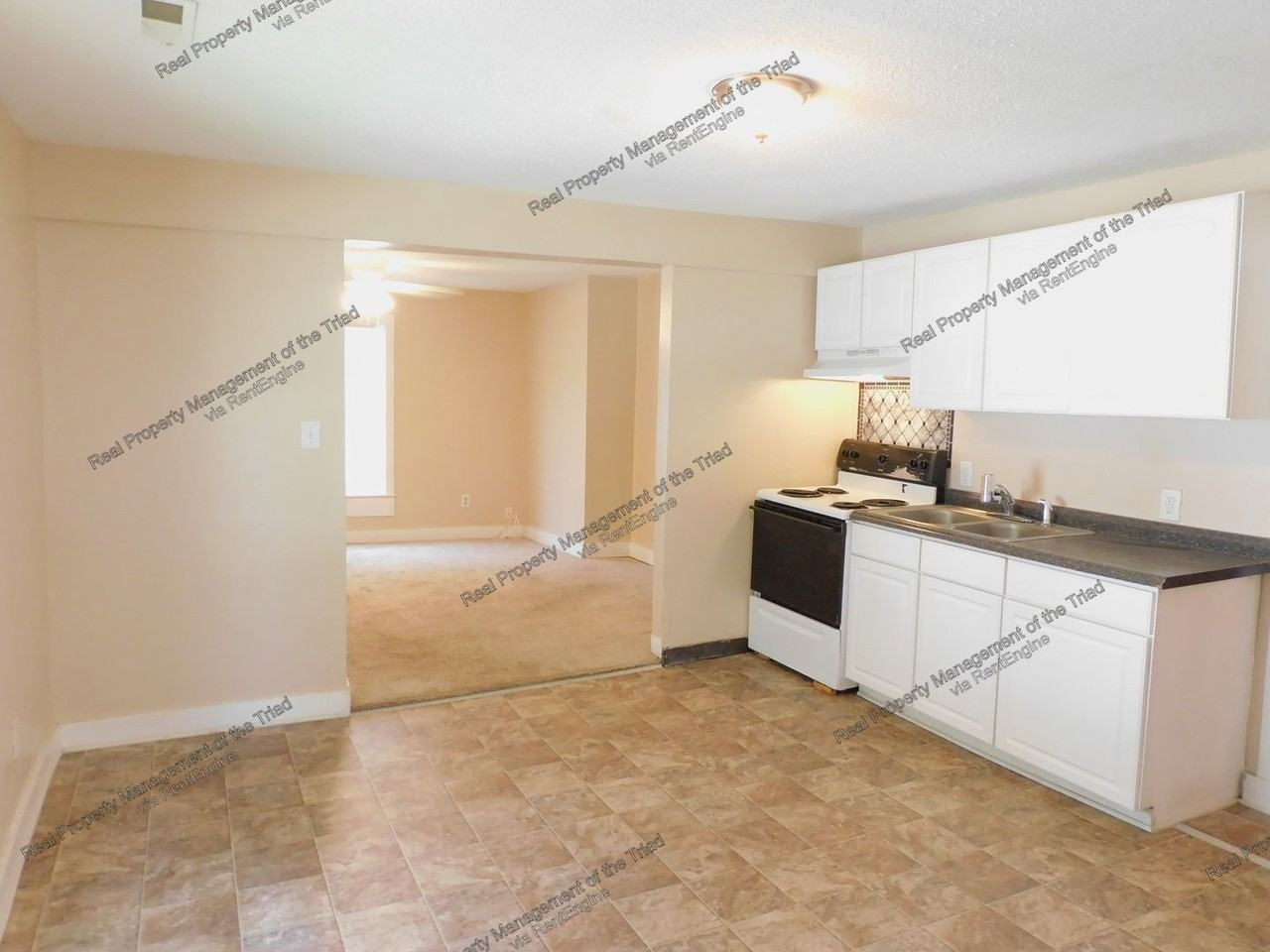 618 Glencoe St - Photo 4 of 20
