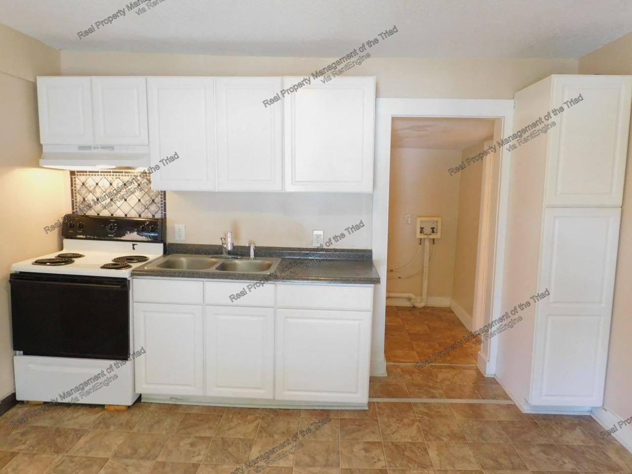 618 Glencoe St - Photo 6 of 20