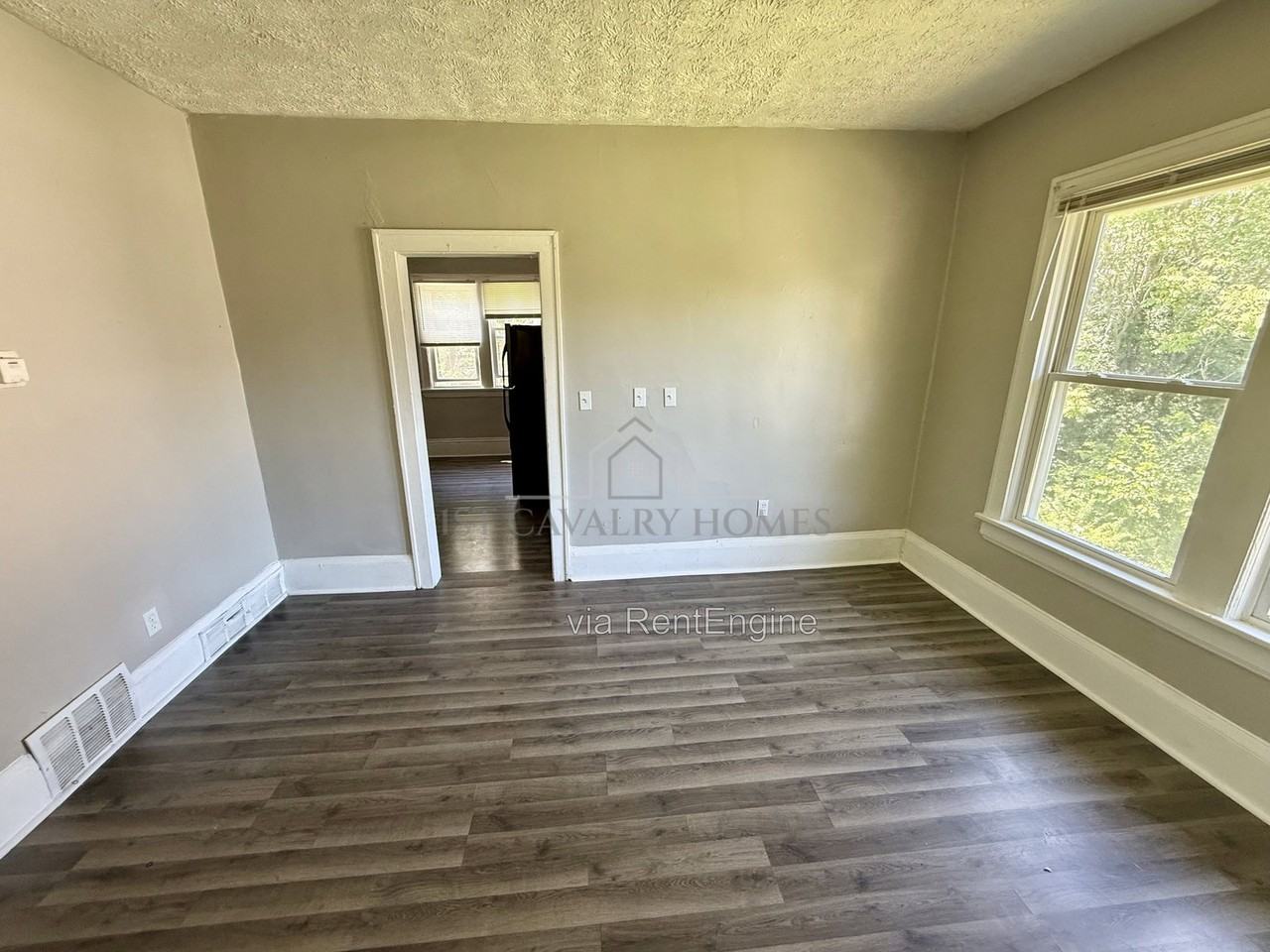 866 Beardsley St #2 - Photo 4 of 11