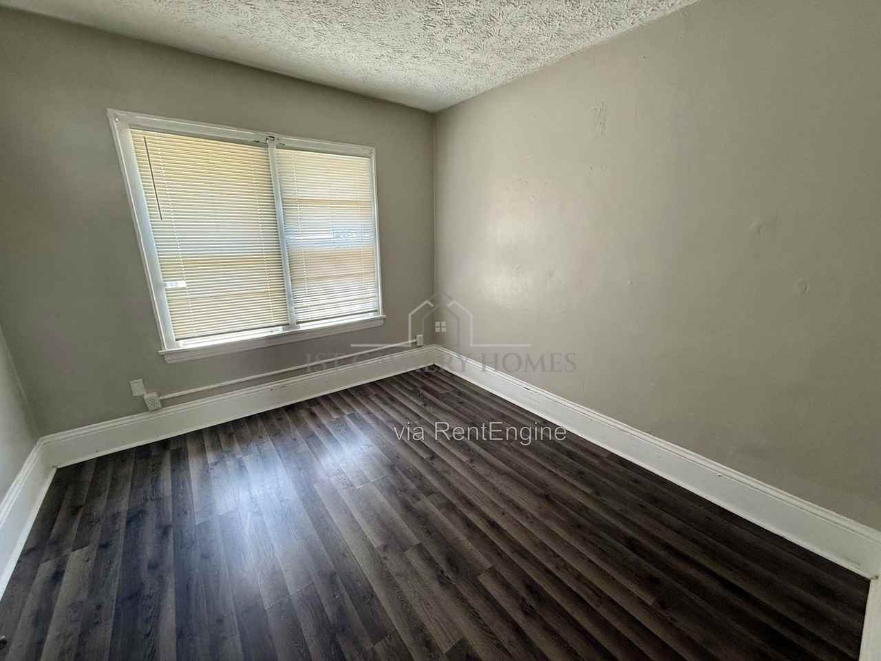 866 Beardsley St #2 - Photo 5 of 11