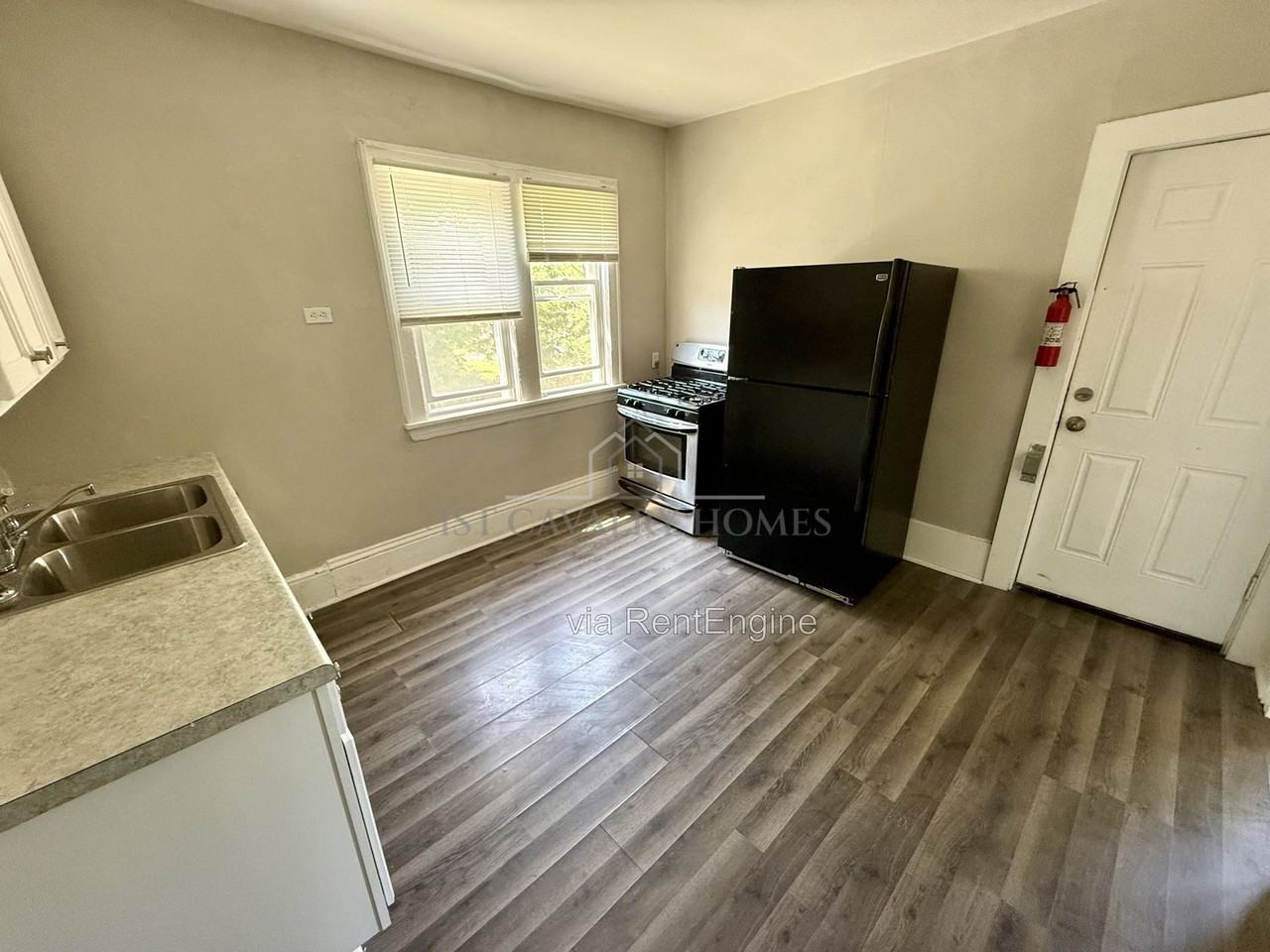 866 Beardsley St #2 - Photo 7 of 11