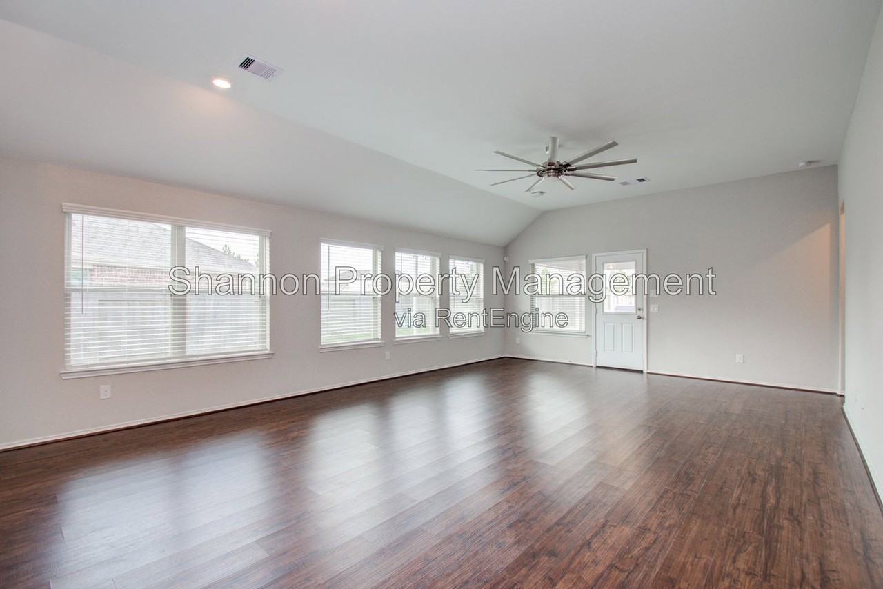 9547 Summer River Dr - Photo 5 of 35