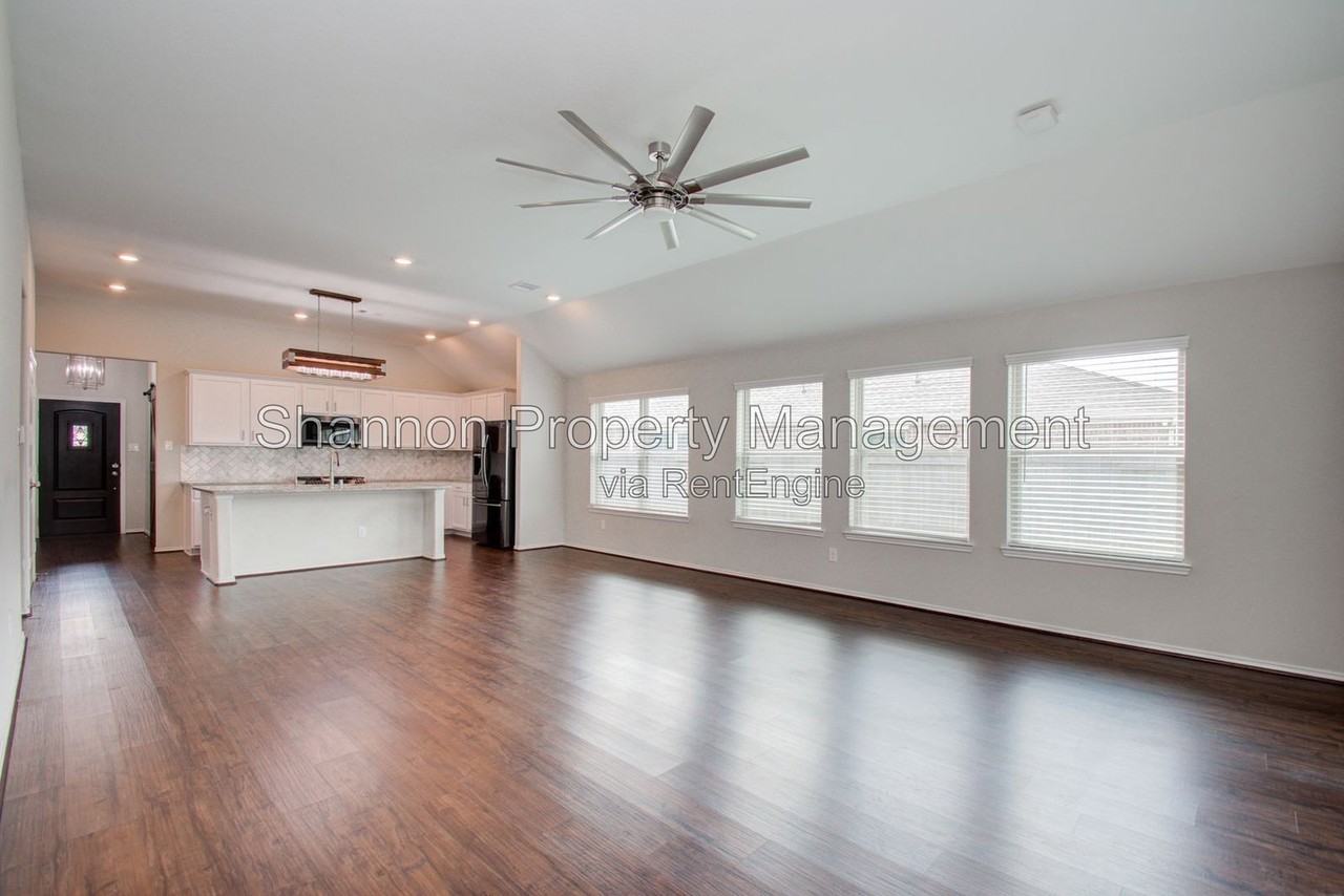 9547 Summer River Dr - Photo 6 of 35