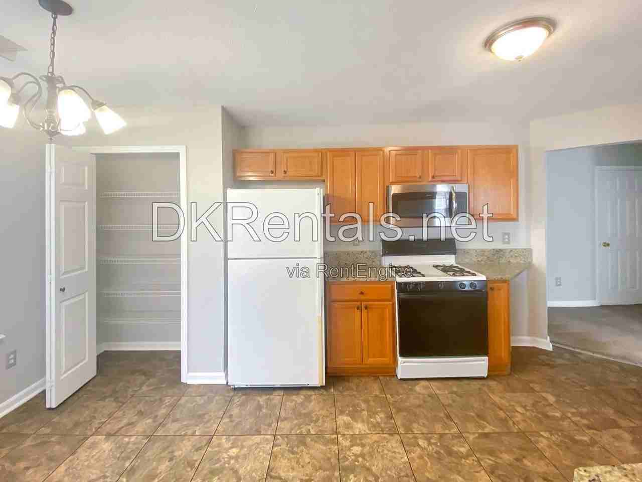 2743 Lake Park Rdg W - Photo 5 of 13
