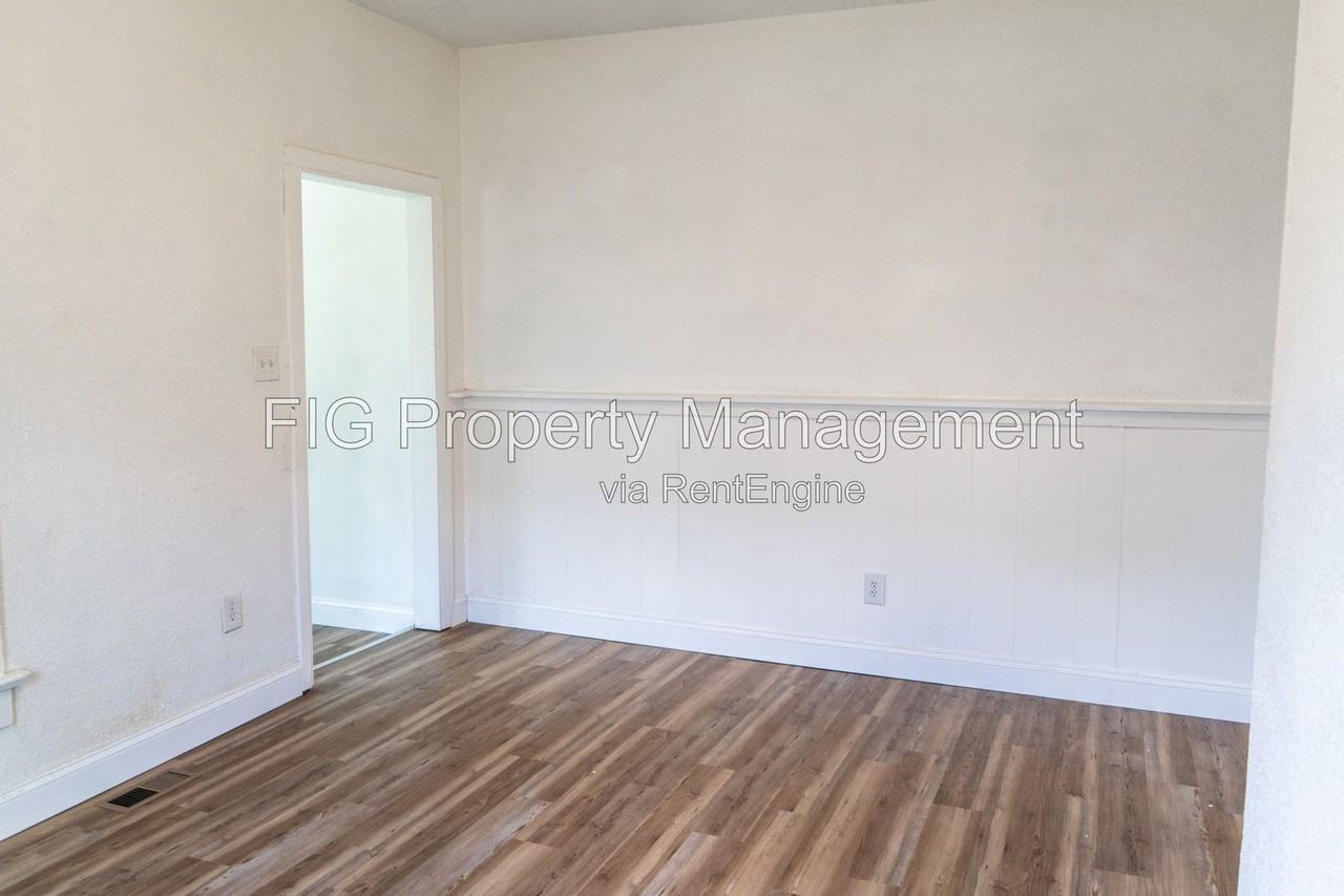 1013 Glider Ave - Photo 2 of 16