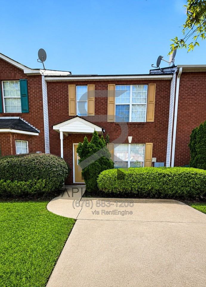 5554 Strathmoor Manor Cir