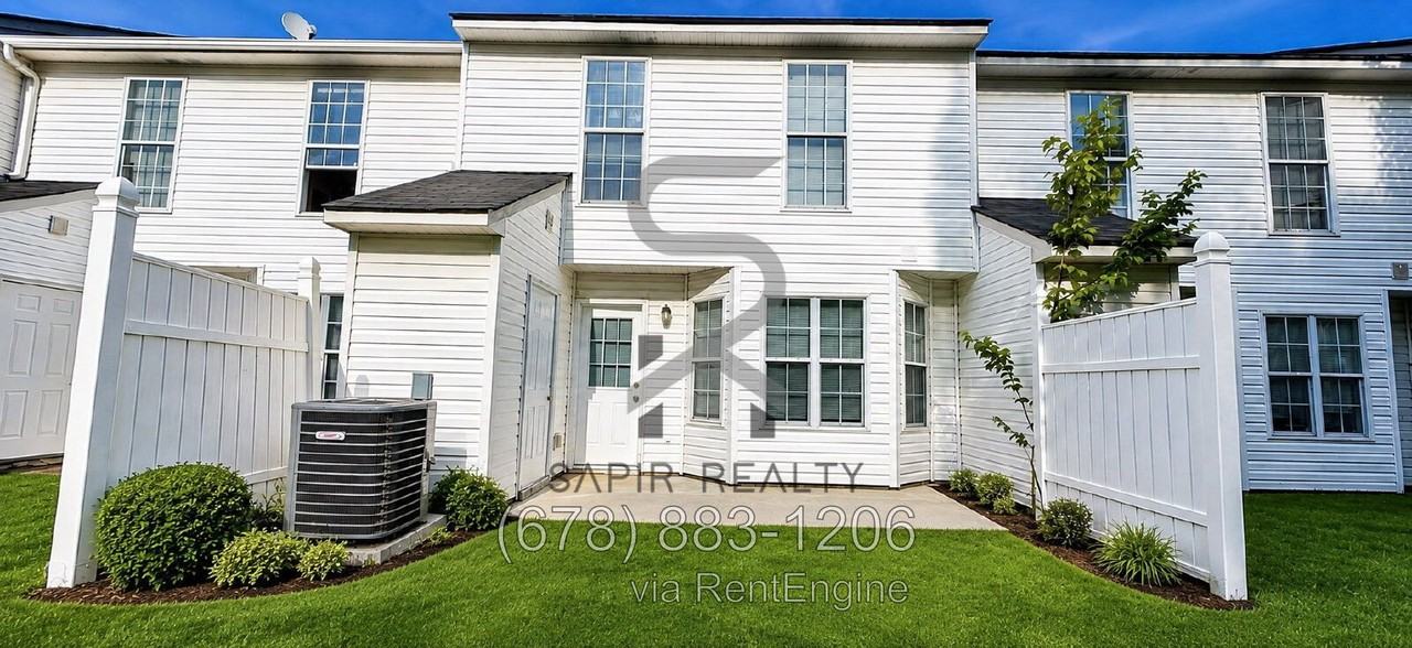 5554 Strathmoor Manor Cir - Photo 3 of 6