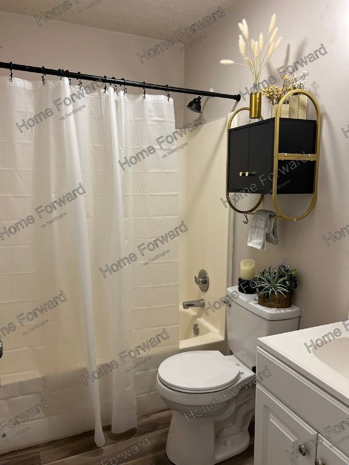 330 Codell Dr #8 - Photo 5 of 8