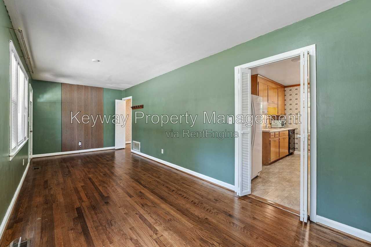 3401 Old Louisville Rd - Photo 7 of 26