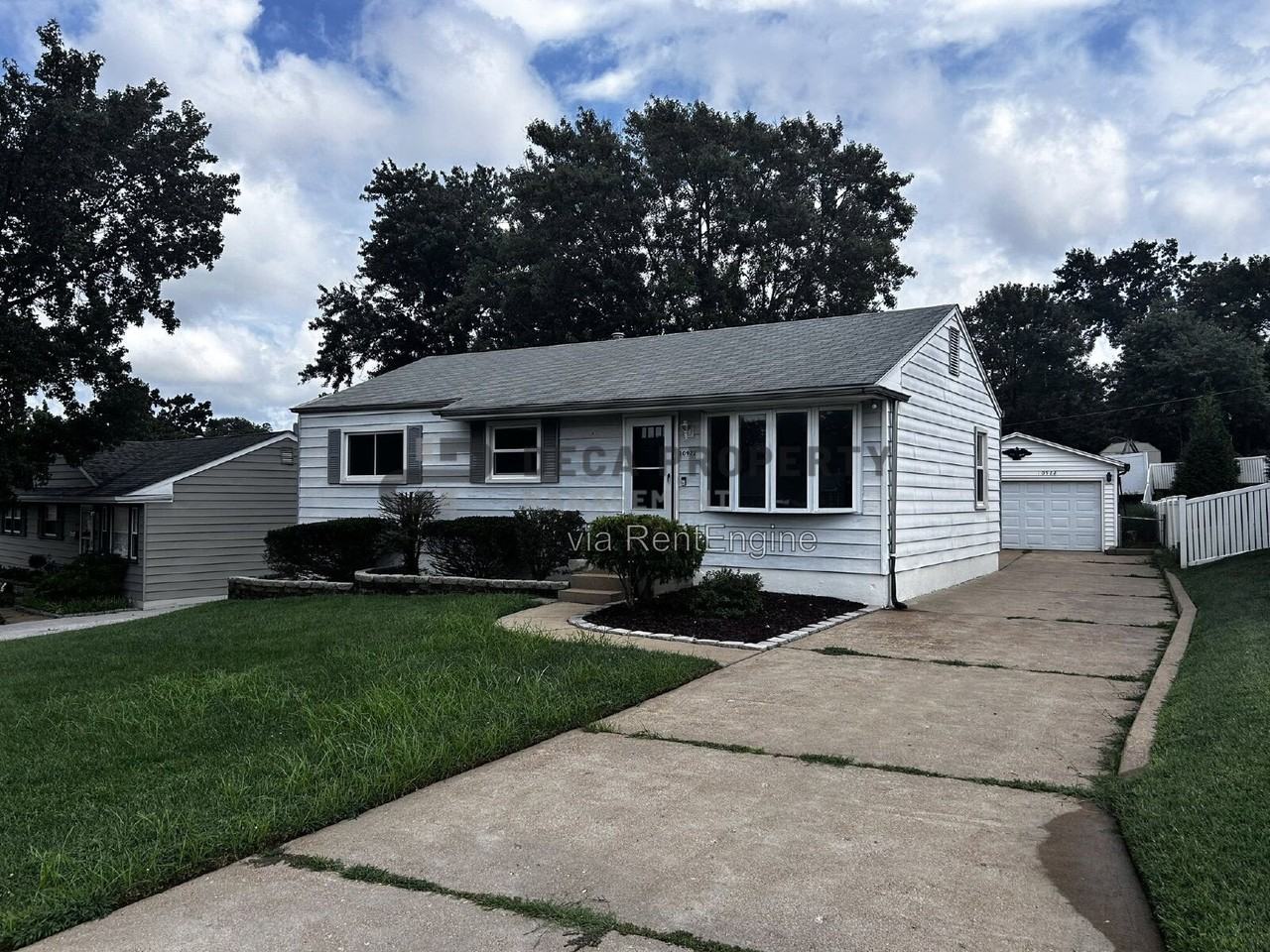 10922 Juniper Ct - Photo 2 of 23