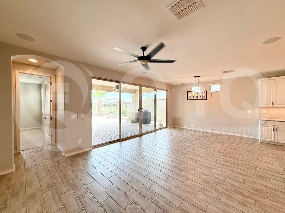 41362 W Carlisle Ln - Photo 3 of 23