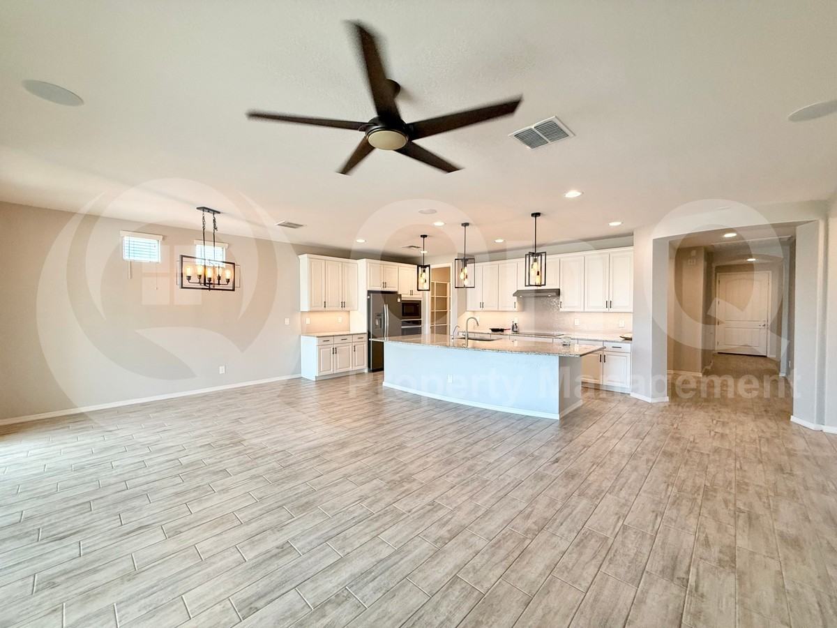 41362 W Carlisle Ln - Photo 4 of 23