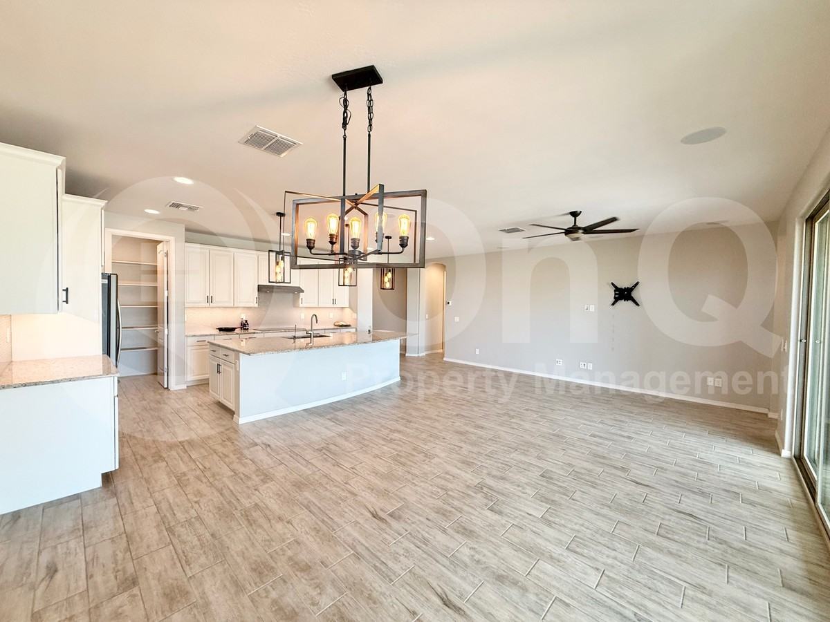 41362 W Carlisle Ln - Photo 5 of 23