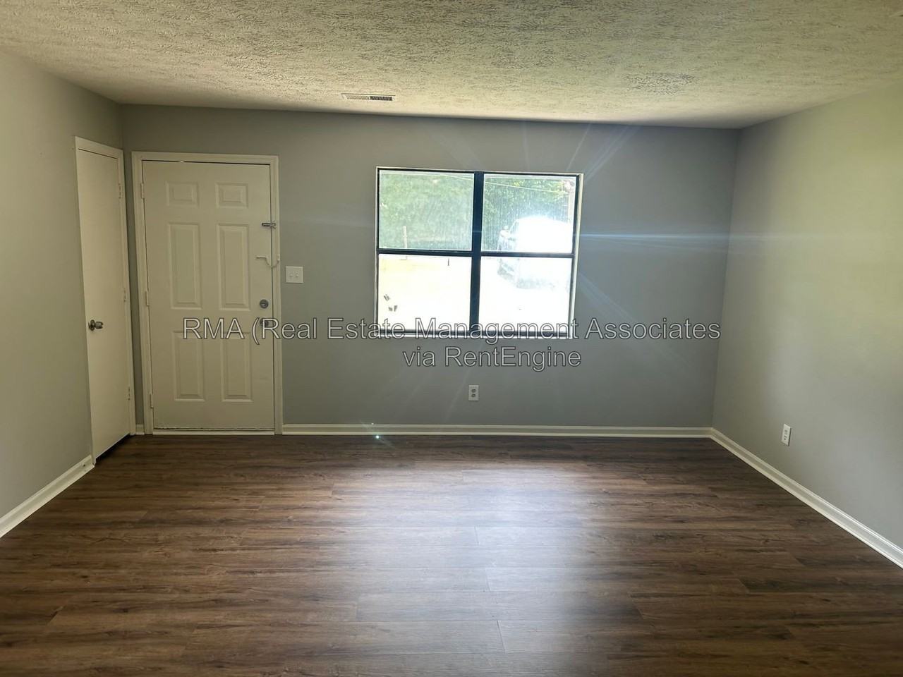 102 Hillpine Trl #A - Photo 2 of 6