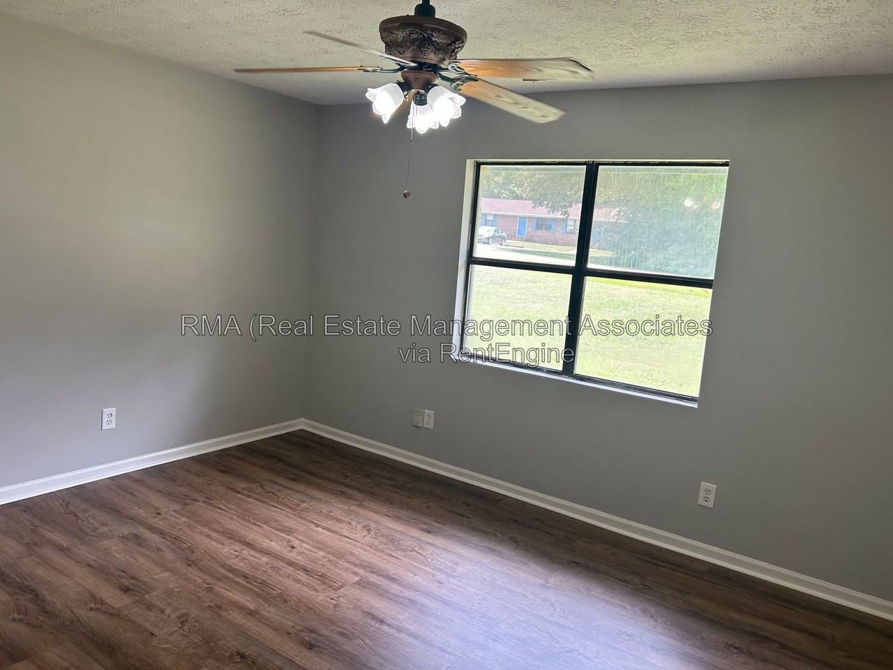 102 Hillpine Trl #A - Photo 3 of 6