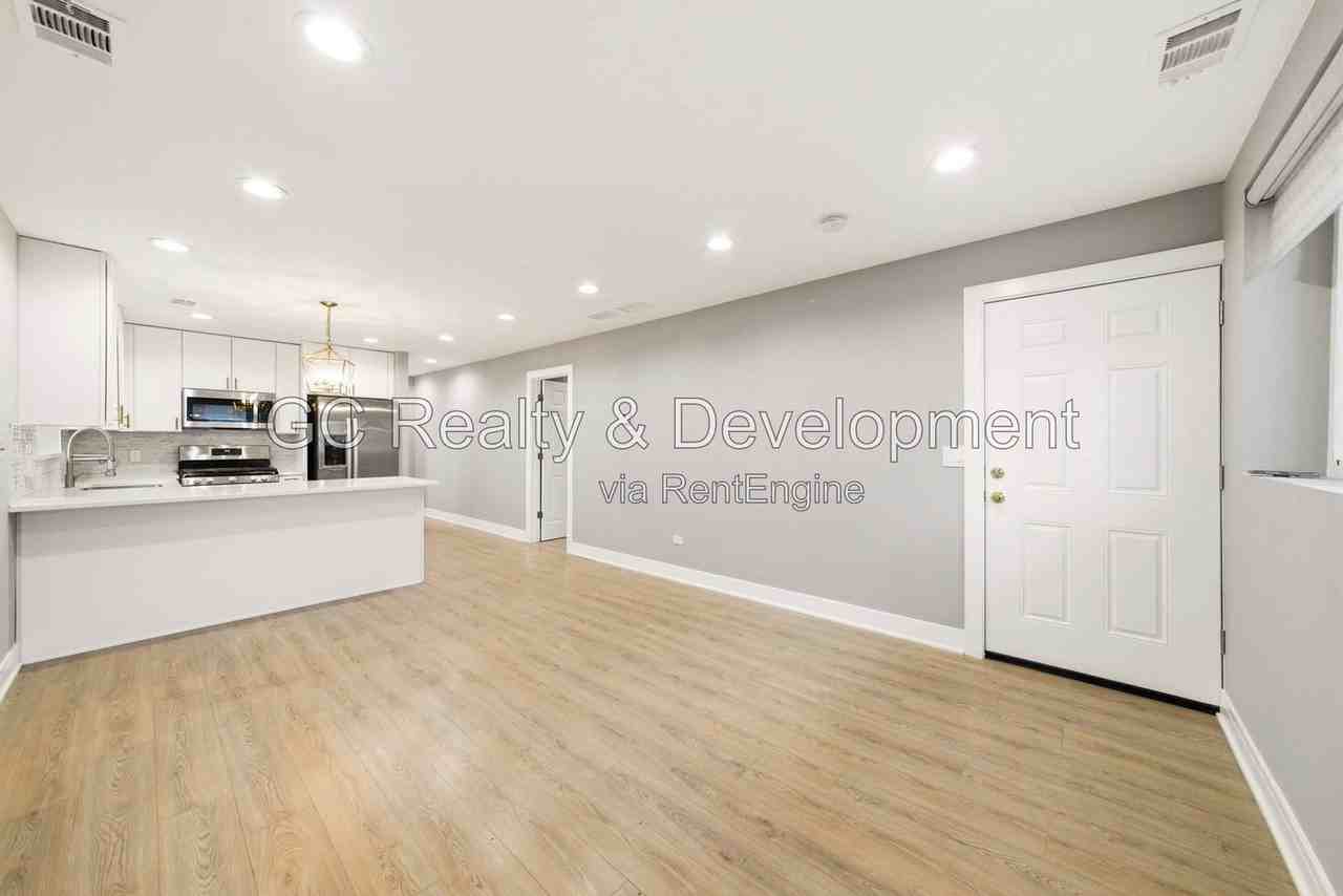 27W180 Cooley Ave #1 - Photo 4 of 18