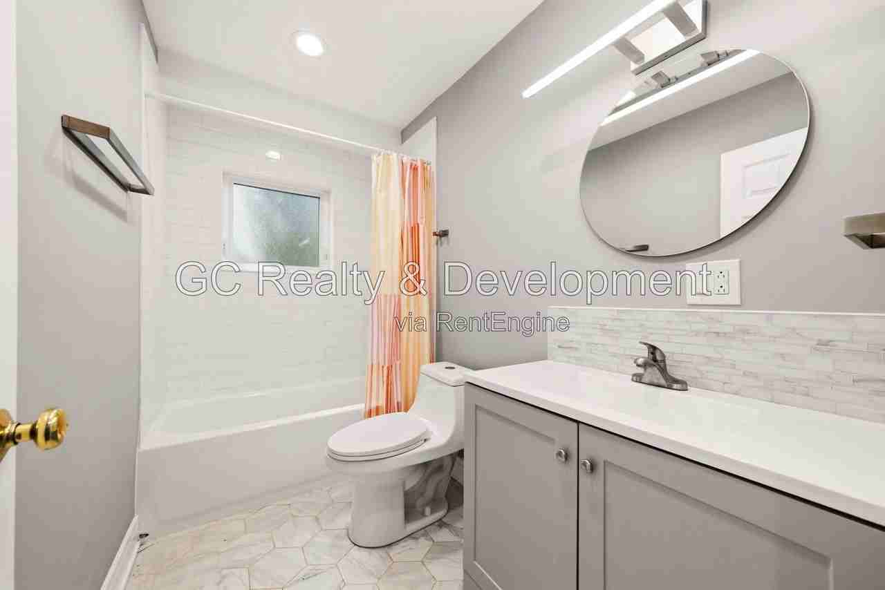 27W180 Cooley Ave #1 - Photo 7 of 18