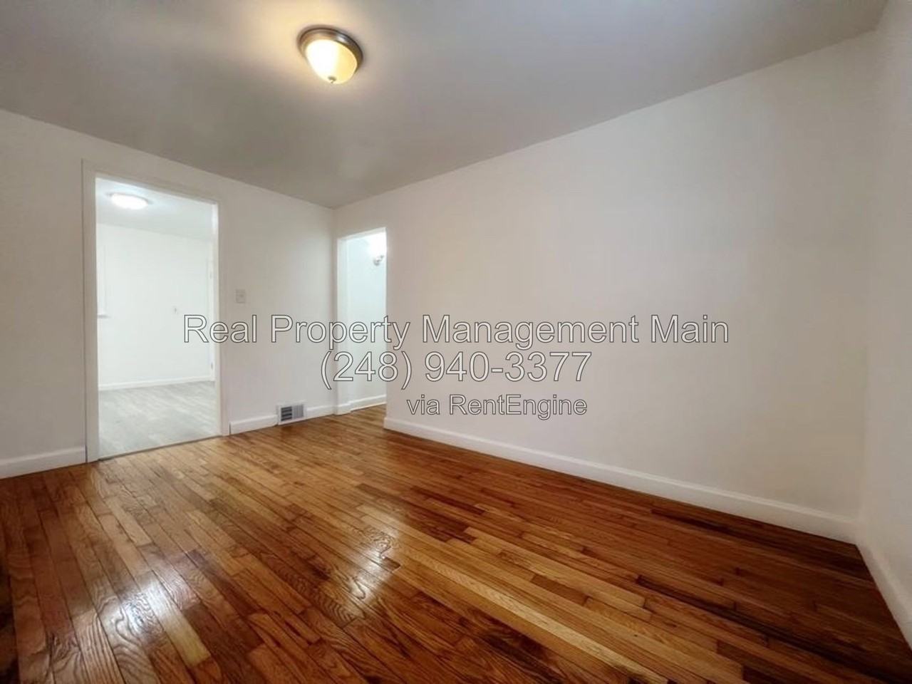 25895 Currier St - Photo 2 of 7